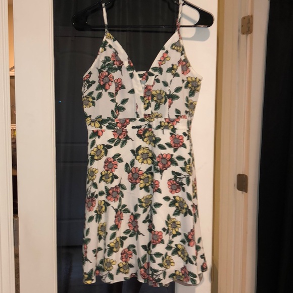 sweet wanderer Dresses & Skirts - boutique brand floral print dress